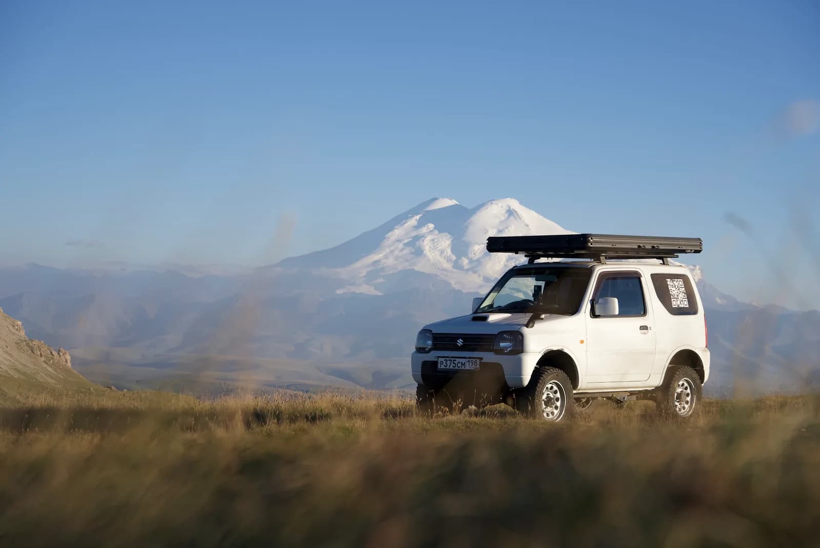 Есть ещё маршрут вдоль ущелья Хасаут, по вершинам, с выходам в Кичи-Балык, но он для особых любителей пощекотать себе нервы. 