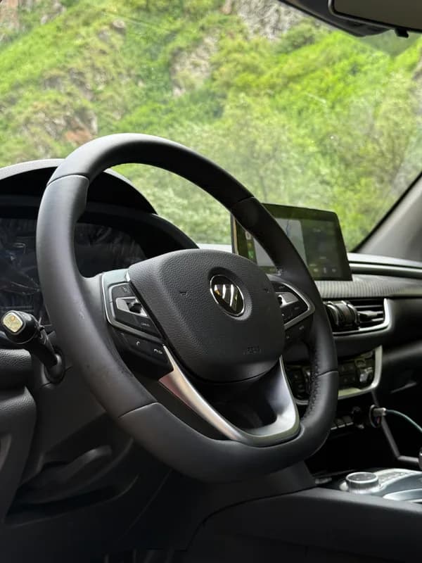 Пчёла — миниатюра 4